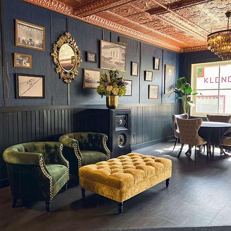 Midnight Sun, A Coast Hotel Dawson City Extérieur photo