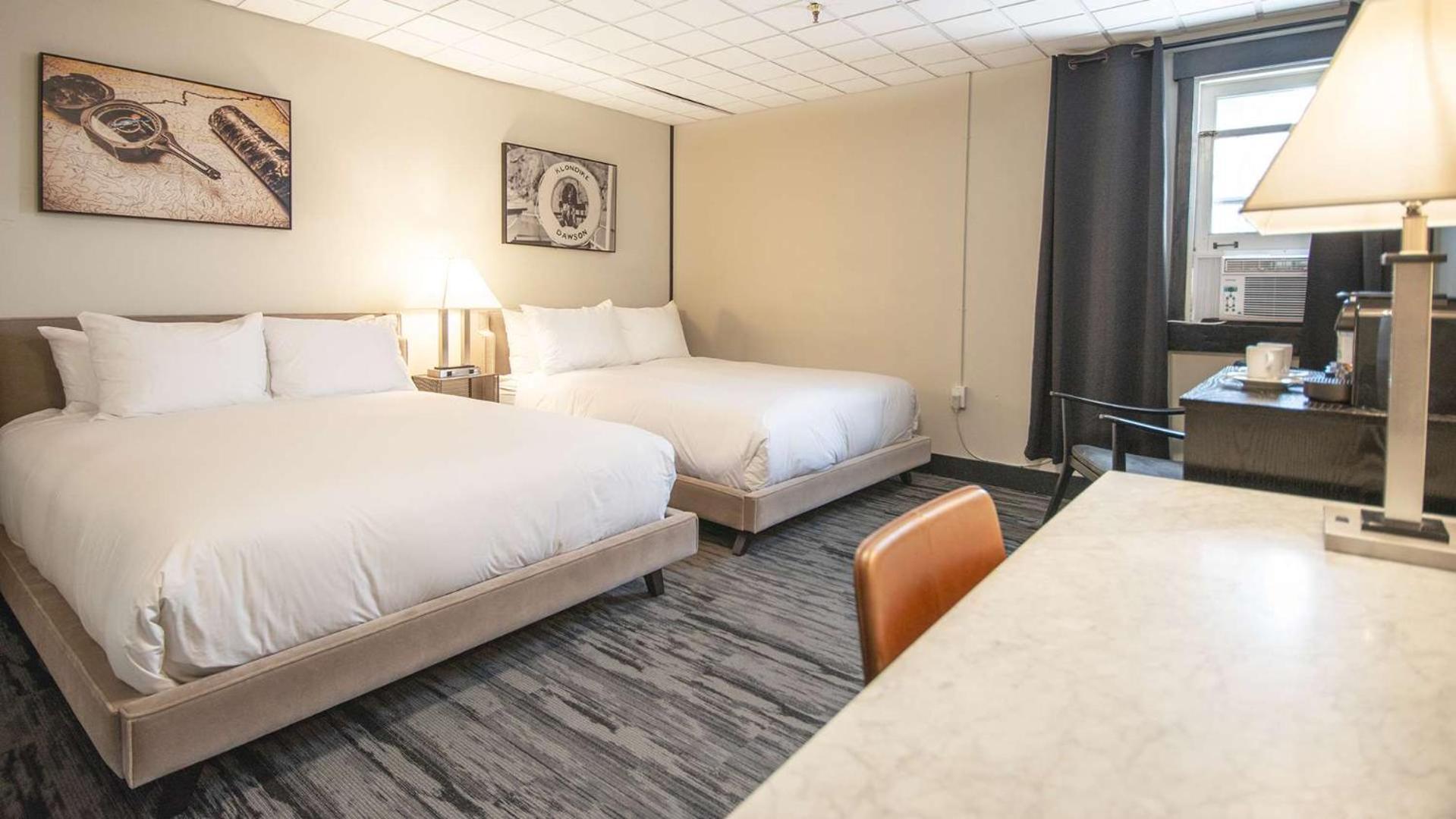 Midnight Sun, A Coast Hotel Dawson City Extérieur photo