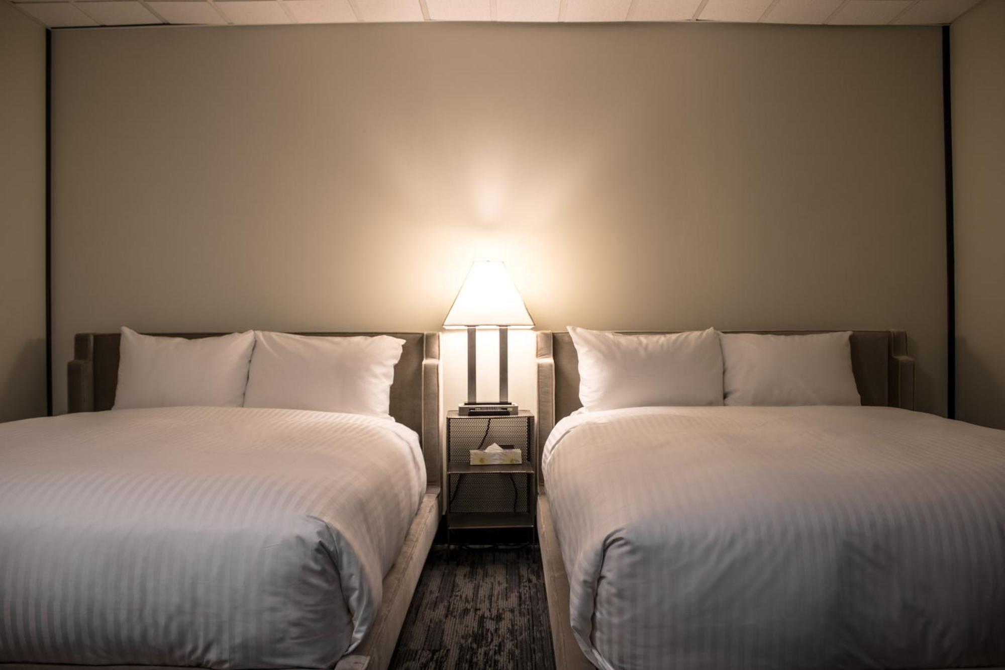 Midnight Sun, A Coast Hotel Dawson City Extérieur photo